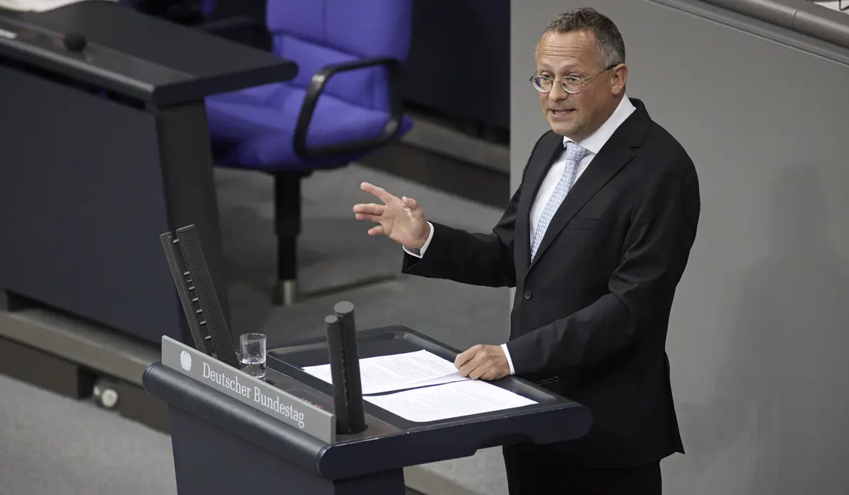 Peter Felser am Rednerpult