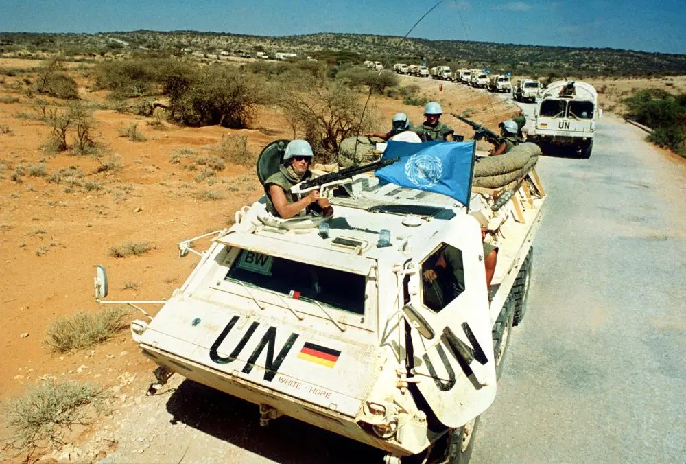 Deutsche Blauhelme in Somalia Deutsche Blauhelmsoldaten in Somalia, UN Panzer