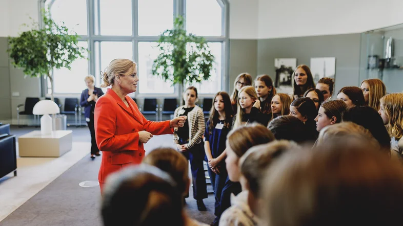 Julia Klöckner empfängt Kinder und Jugendliche