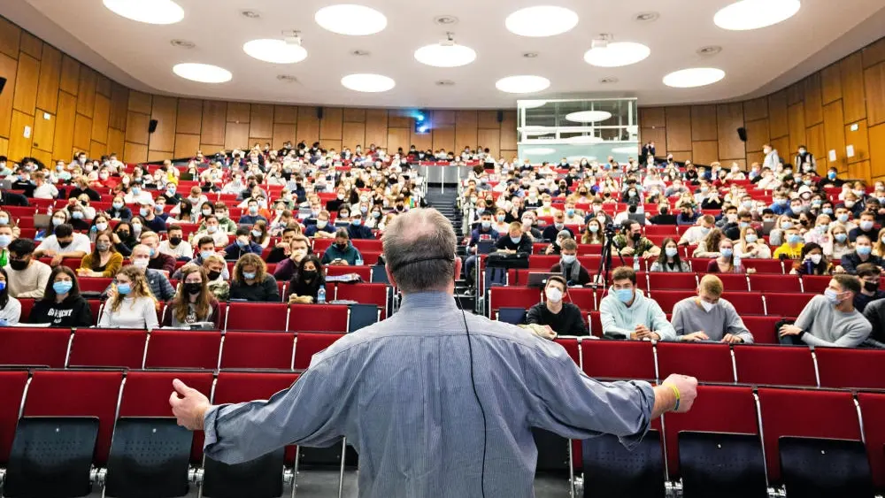 Mehr zum Thema Bafög-Reform: Mehr Geld für Studierende