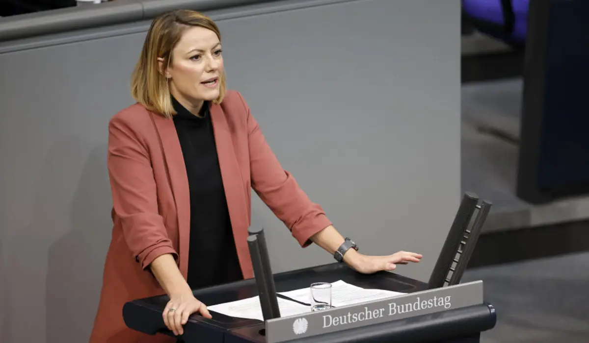Clara Bünger am Rednerpult