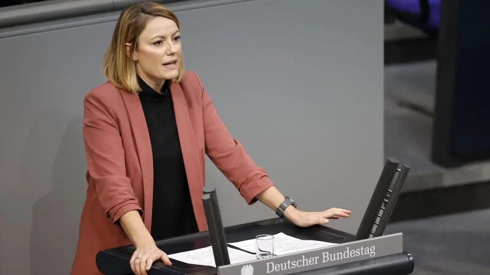 Clara Bünger Clara Bünger während ihrer Rede im Deutschen Bundestag