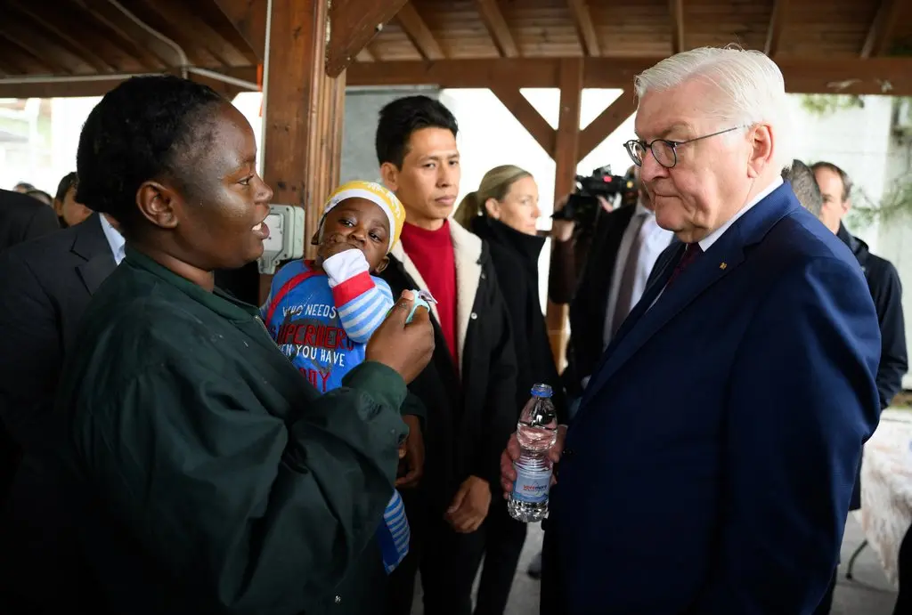 Bundespräsident Frank-Walter Steinmeier auf Zypern Bundespräsident Frank-Walter Steinmeier im Aufnahmelager auf Zypern