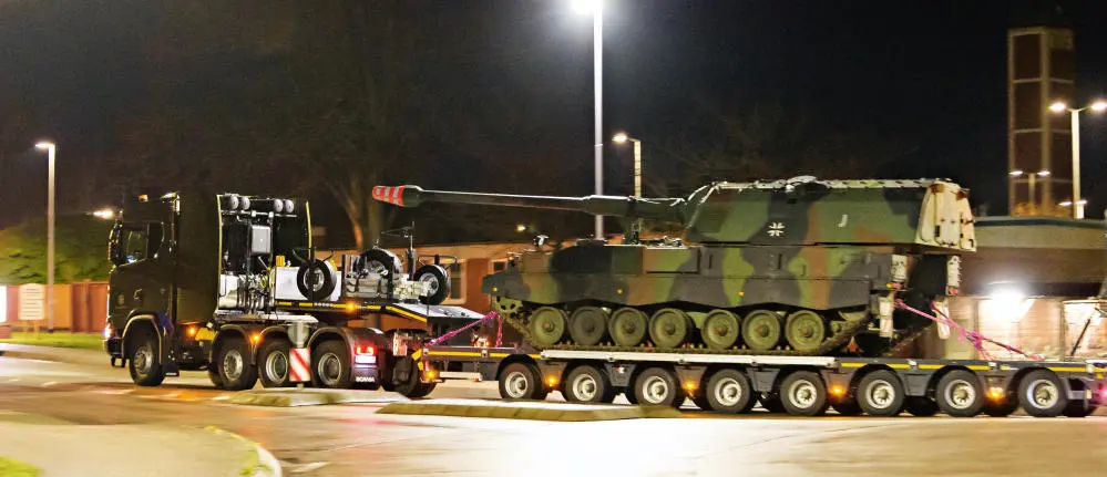 Verlegung von Panzerhaubitzen der Bundeswehr aus der Lüneburger Heide nach Litauen
