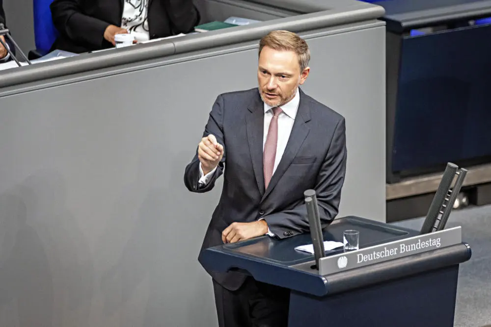 Christian Lindner am Rednerpult im Deutschen Bundestag