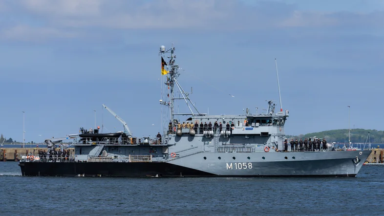 Das Minenjagdboot "Fulda" auf dem Wasser