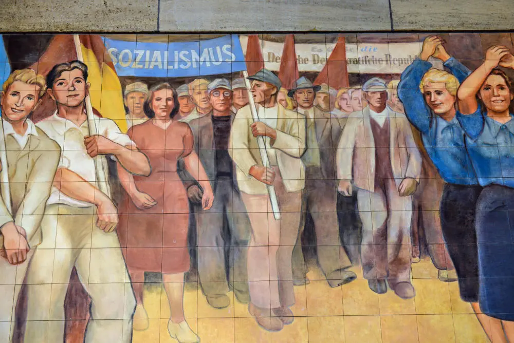 DDR Mosaik am Bundesfinanzministerium, Berlin Mitte.