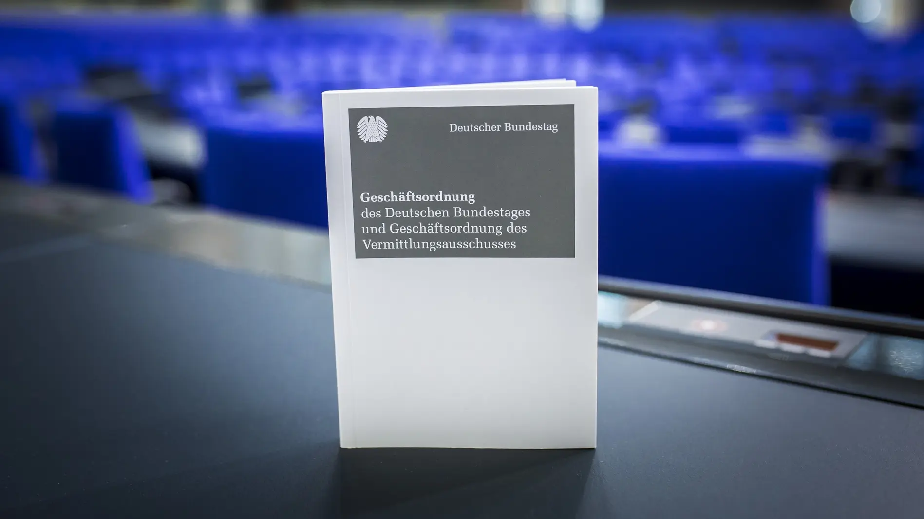 Die Geschäftsordnung des Deutschen Bundestages Die Geschäftsordnung des Deutschen Bundestages, aufgenommen im Plenarsaal