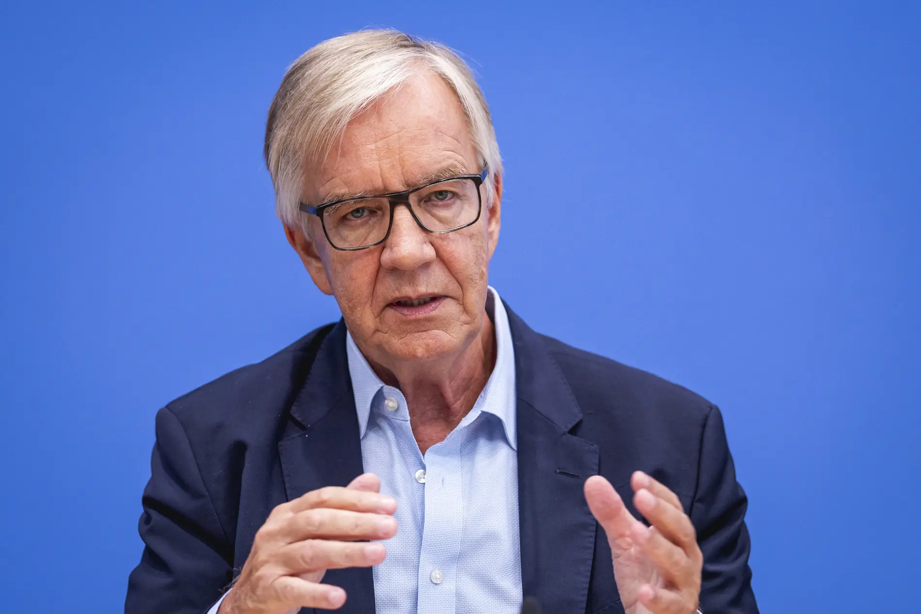 Dietmar Bartsch während einer Pressekonferenz