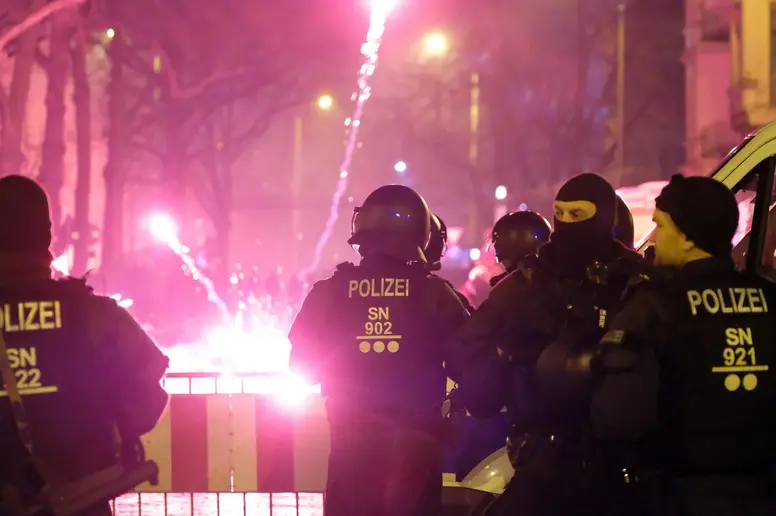 Polizisten in der Silvesternacht 2018 in Leipzig