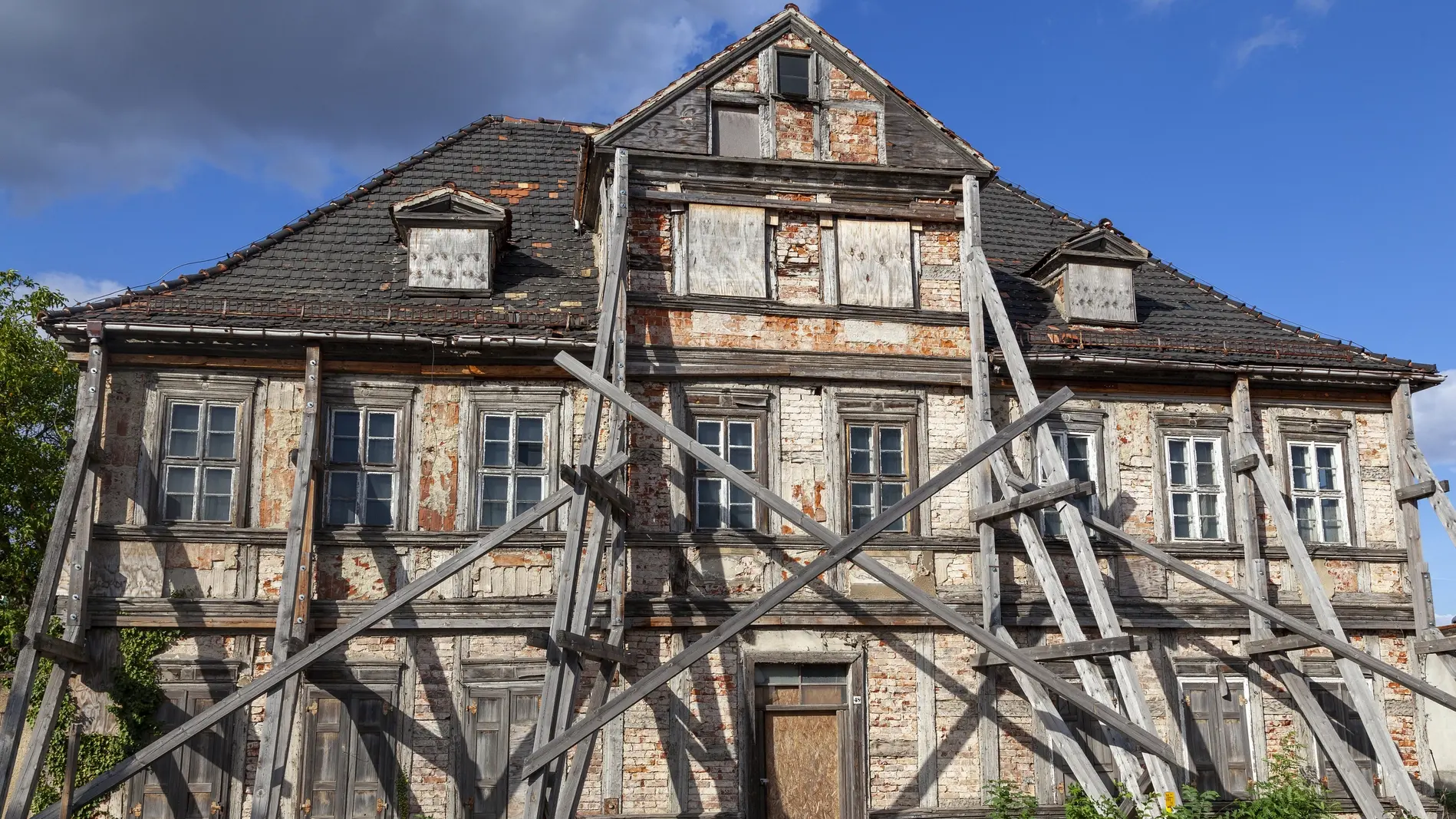 Renovierungsbedürftiges Fachwerkhaus