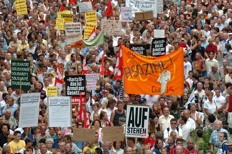 Demonstrationen gegen die Arbeitsmarktreform Hartz IV in Leipzig