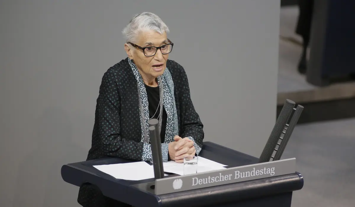 Ruth Klüger am Rednerpult
