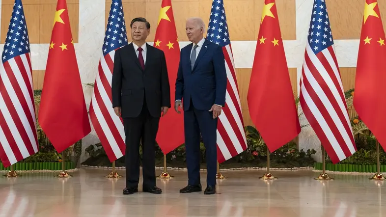 Das Bild zeigt Chinas Präsidenten Xi Jinping und US-Präsident Joe Biden.