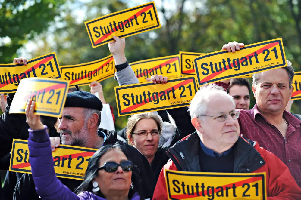 Protest gegen den Neubau des Stuttgarter Hauptbahnhofs Protest gegen den Neubau des Stuttgarter Hauptbahnhofs