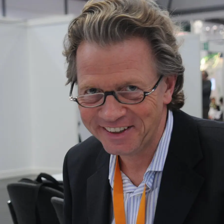 Daniel Goffart Porträt von Daniel Goffart lächelnd mit Brille