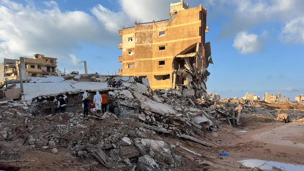 Das Foto zeigt ein zerstörtes Haus in der Stadt Derna in Libyen. 