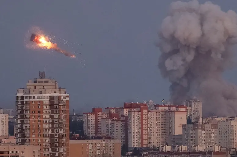 Abschuss einer russischen Rakete über Kiew