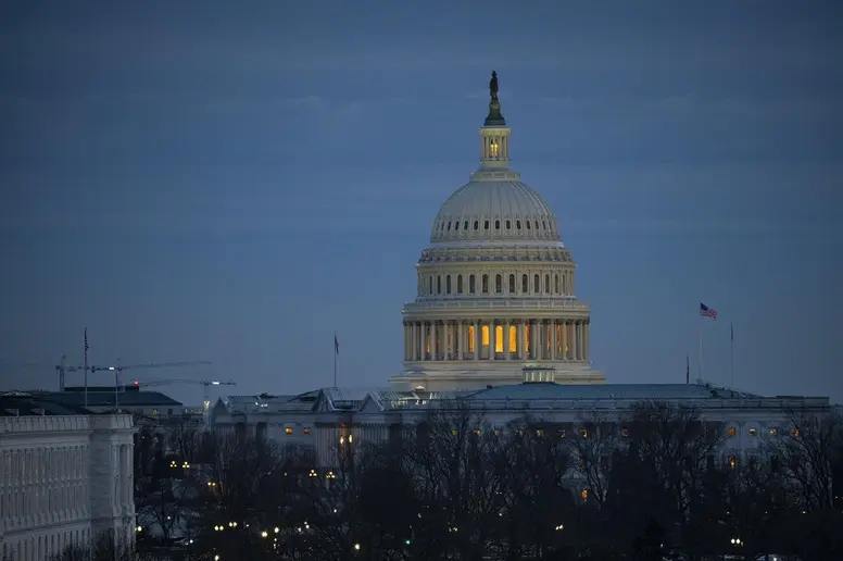 Der US-Kongress in Washington in der Dämmerung