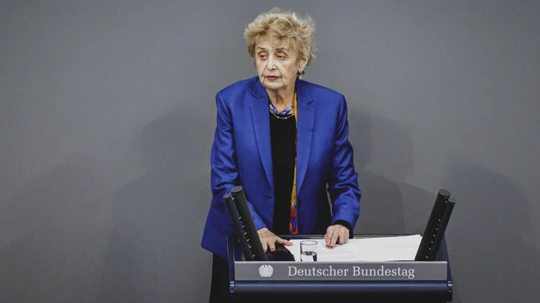 Tova Friedman bei der Gedenkstunde zur Erinnerung an die Opfer des Nationalsozialismus im Deutschen Bundestag