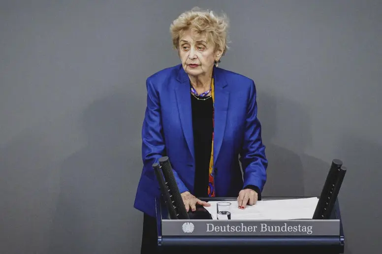 Tova Friedman bei der Gedenkstunde zur Erinnerung an die Opfer des Nationalsozialismus im Deutschen Bundestag