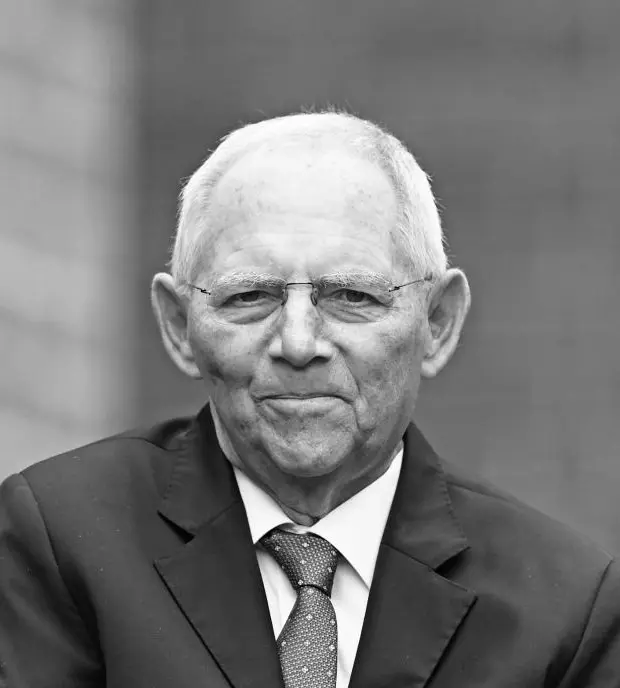 Wolfgang Schäuble im Porträt mit Anzug und Krawatte und einer Brille