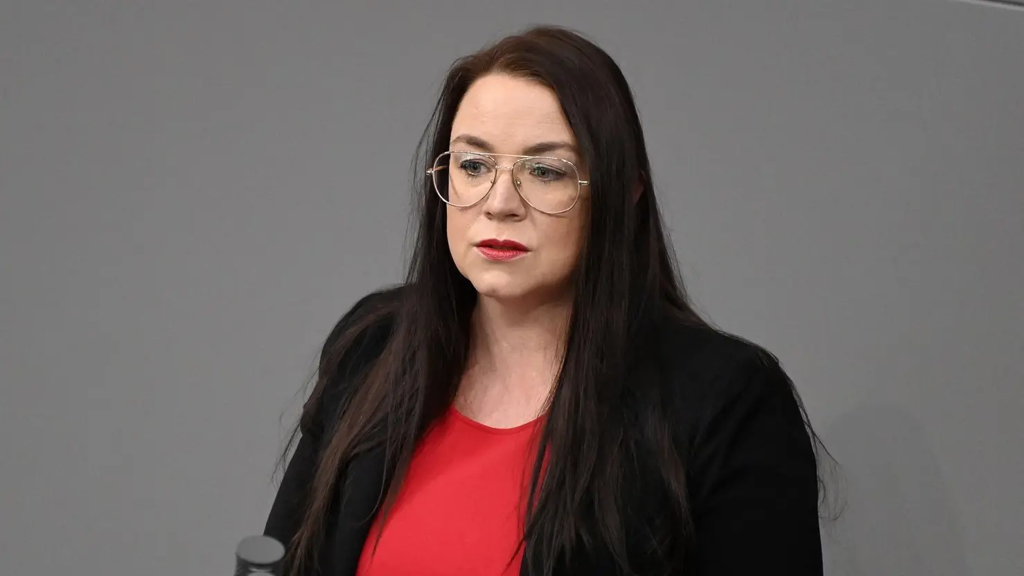 Die SPD-Bundestagsabgeordnete Sarah Lahrkamp bei einer Rede im Bundestag.