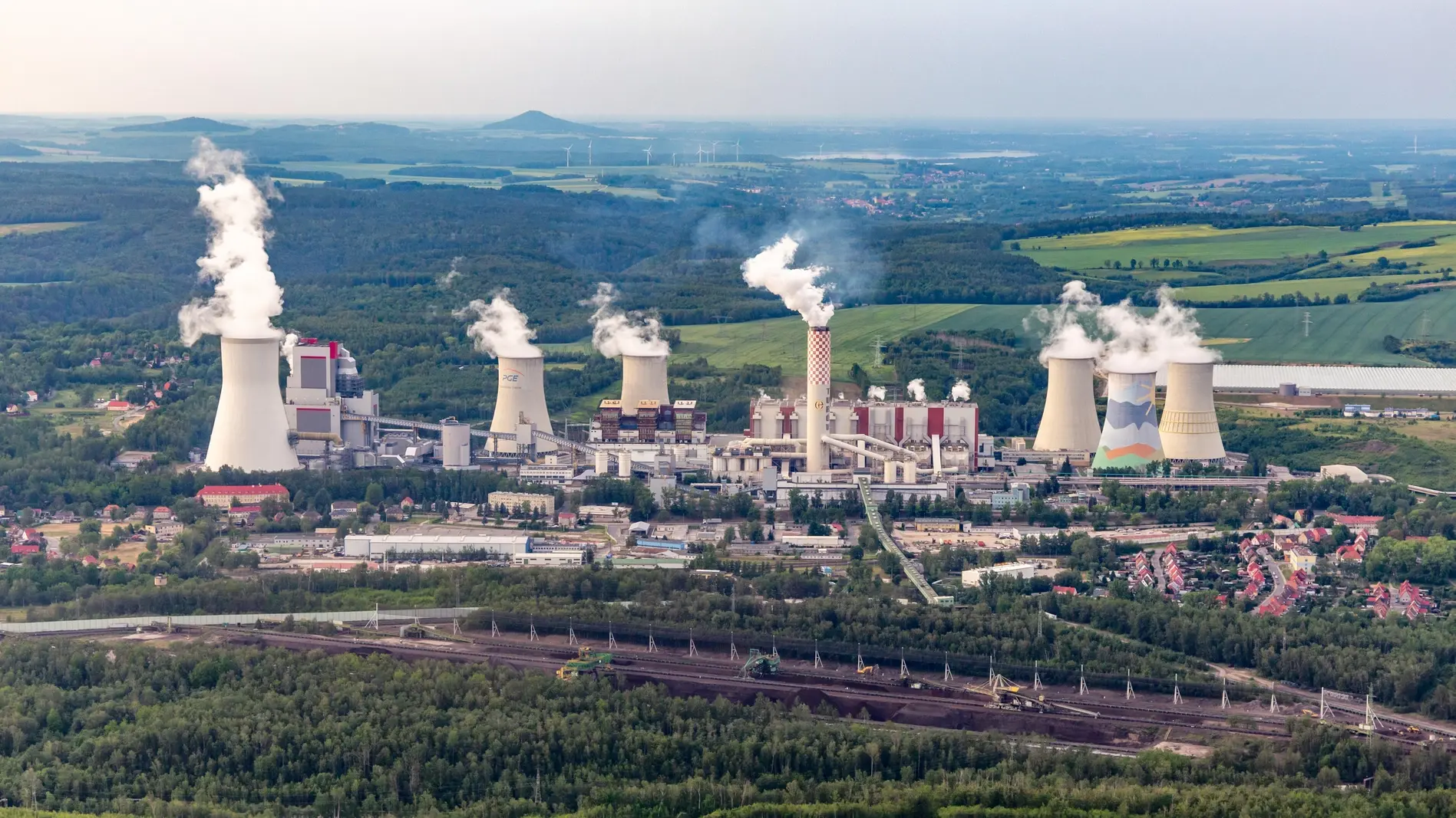 Luftaufnahme HKW Heizkraftwerk in Bogatynia - Reichenau in Woiwodschaft- Polen