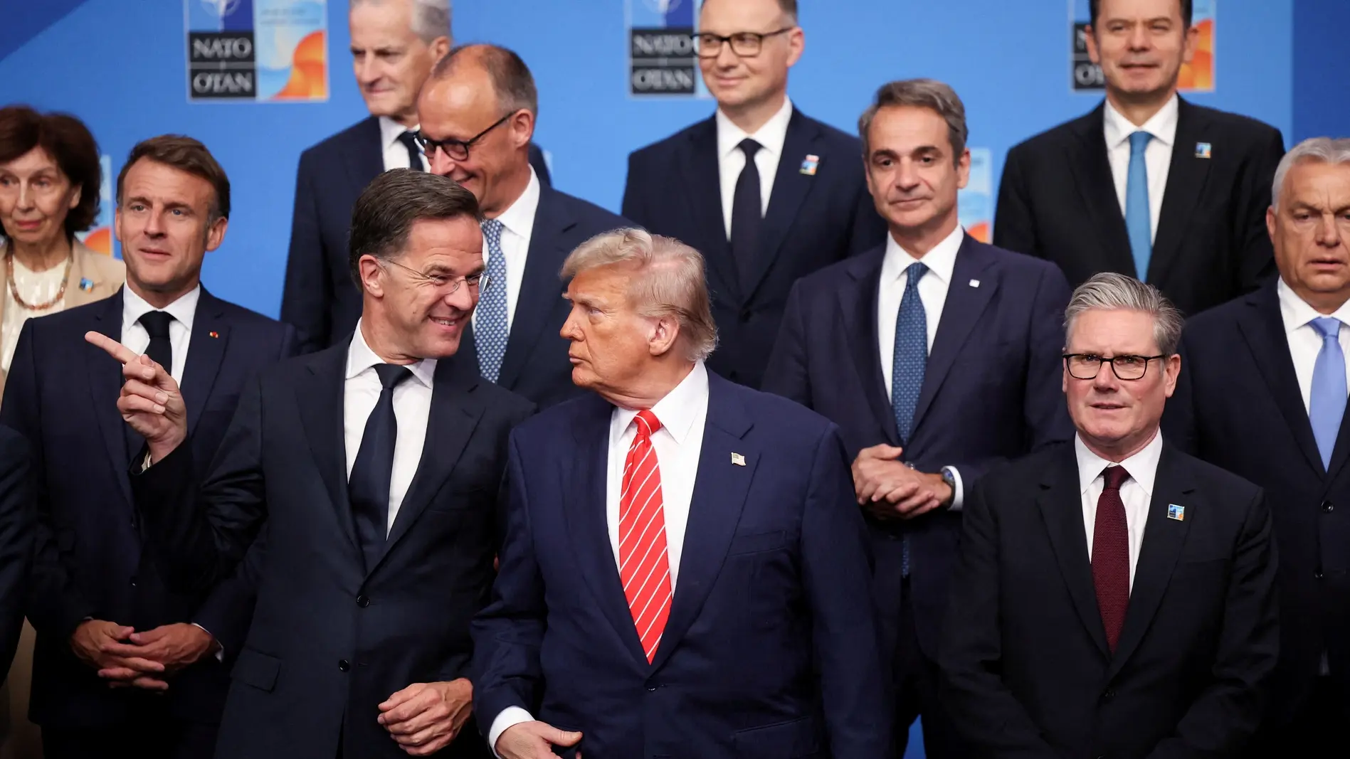 NATO-Gipfel in Den Haag Mark Rutte, Donald Trump und Keir Starmer während des NATO-Gipfels in Den Haag.