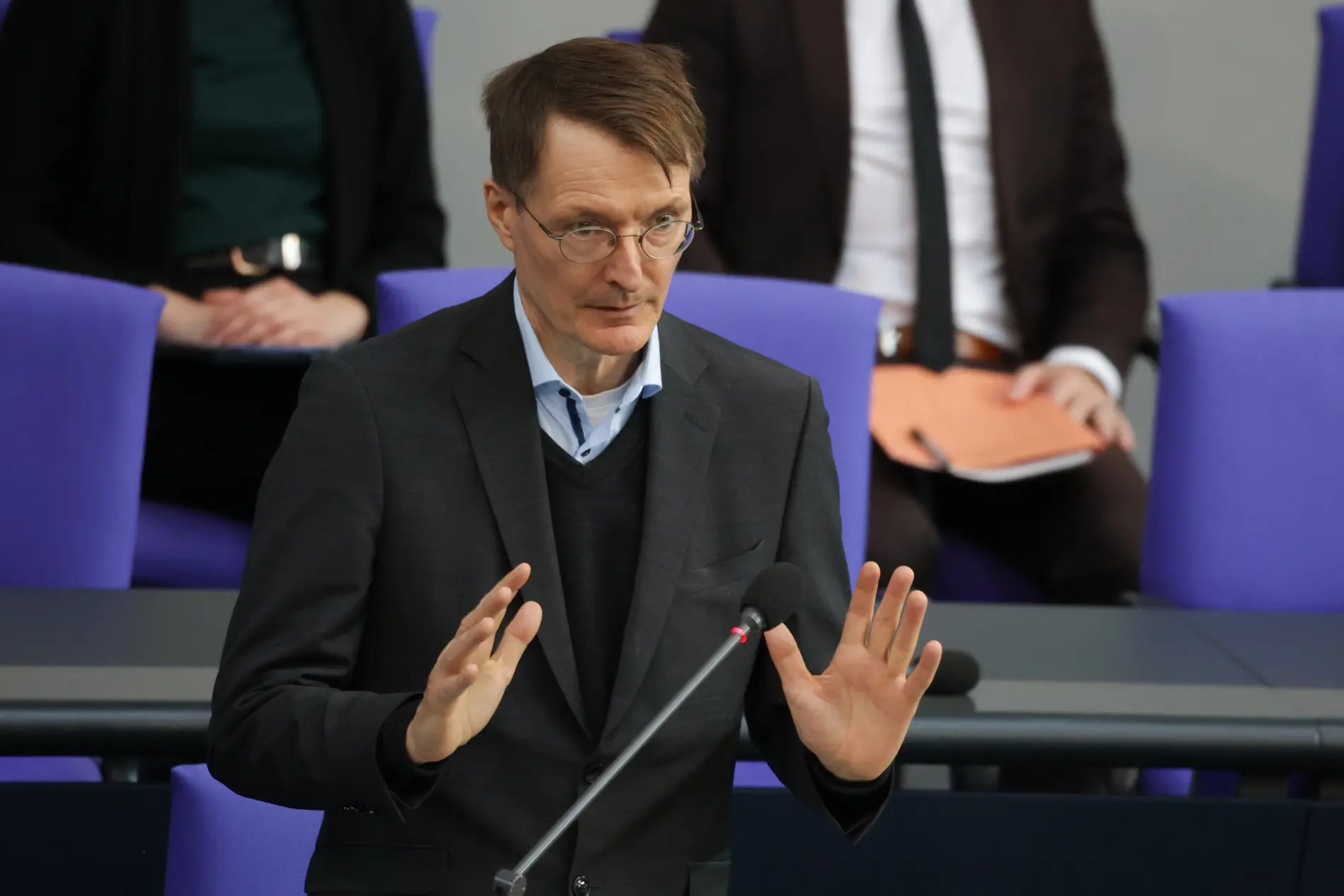 Karl Lauterbach (SPD) Karl Lauterbach (SPD) in der Regierungsbefragung des Bundestages