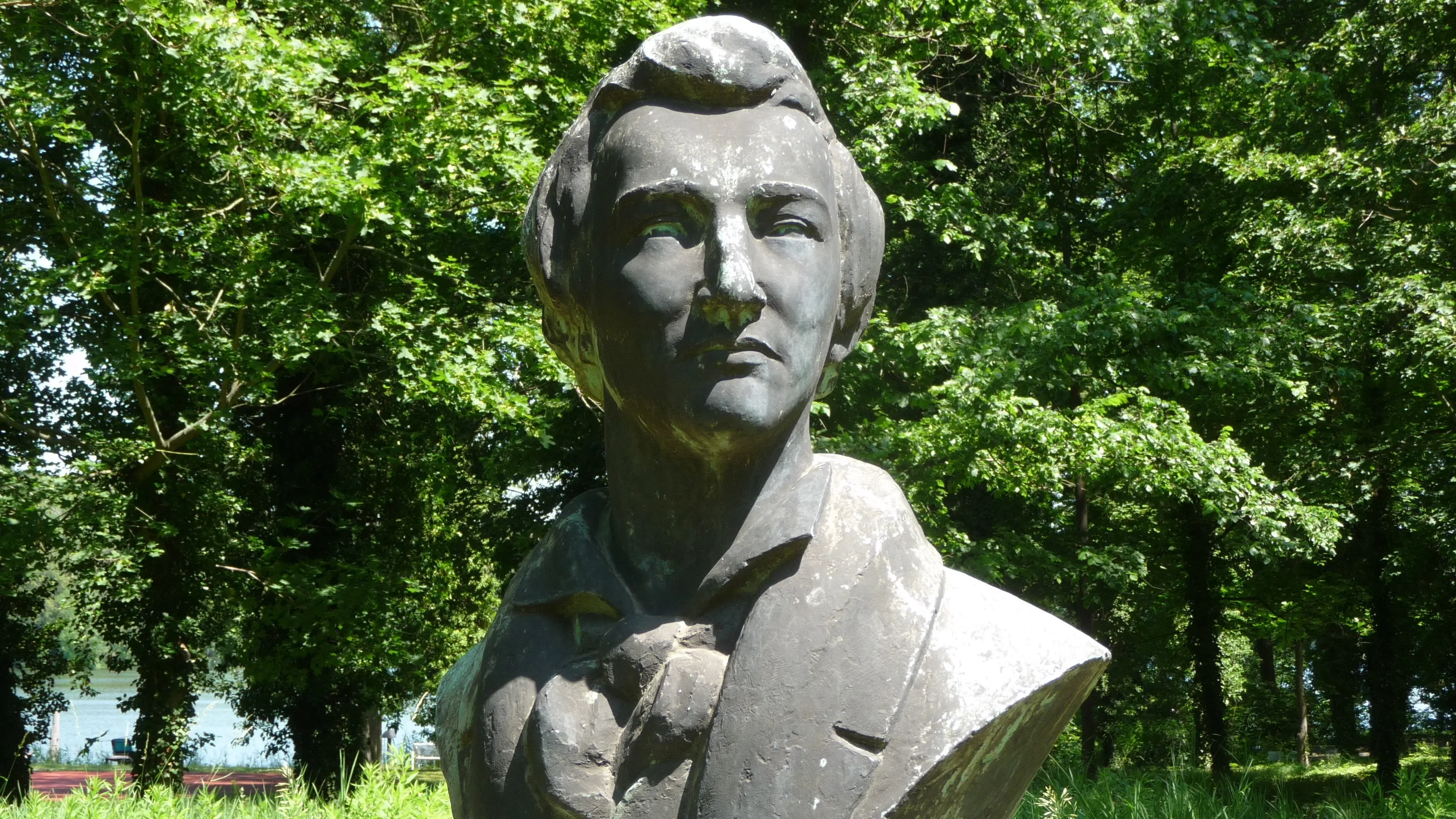 Büste des Dichters Heinrich Heine. Büste des Dichters Heinrich Heine.