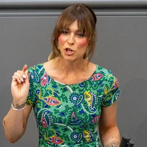 Nyke Slawik Nyke Slawik hält eine Rede im Bundestag.