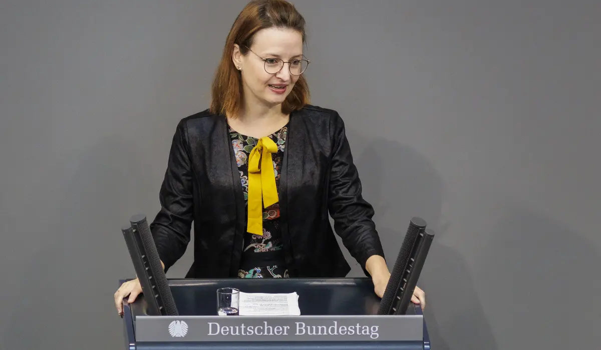 Ronja Kemmer am Rednerpult.