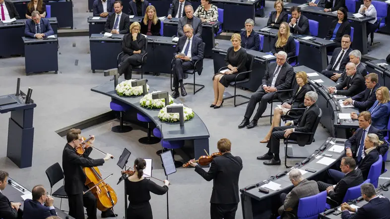 Blick in den Plenarsaal zum 80. Gedenktag des Kriegsendes