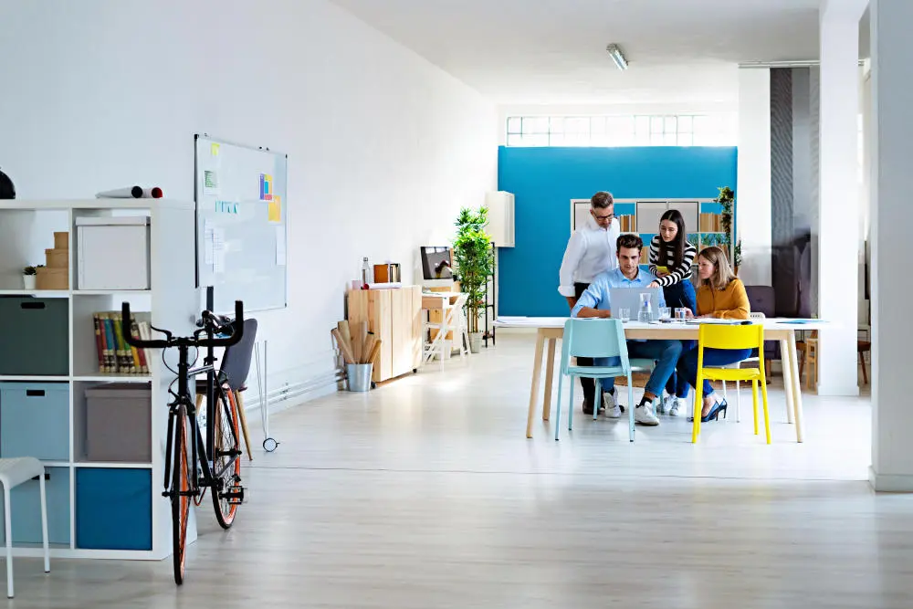 Die Generation Z gilt als qualifiziert und flexibel, hat aber auch hohe Anforderungen an ihre Arbeitgeber. Die Generation Z gilt als qualifiziert und flexibel, hat aber auch hohe Anforderungen an ihre Arbeitgeber.