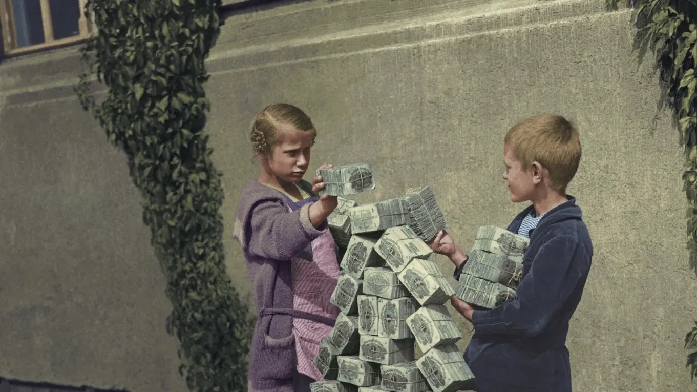 Kinder spielen mit Geldscheinen, 1923