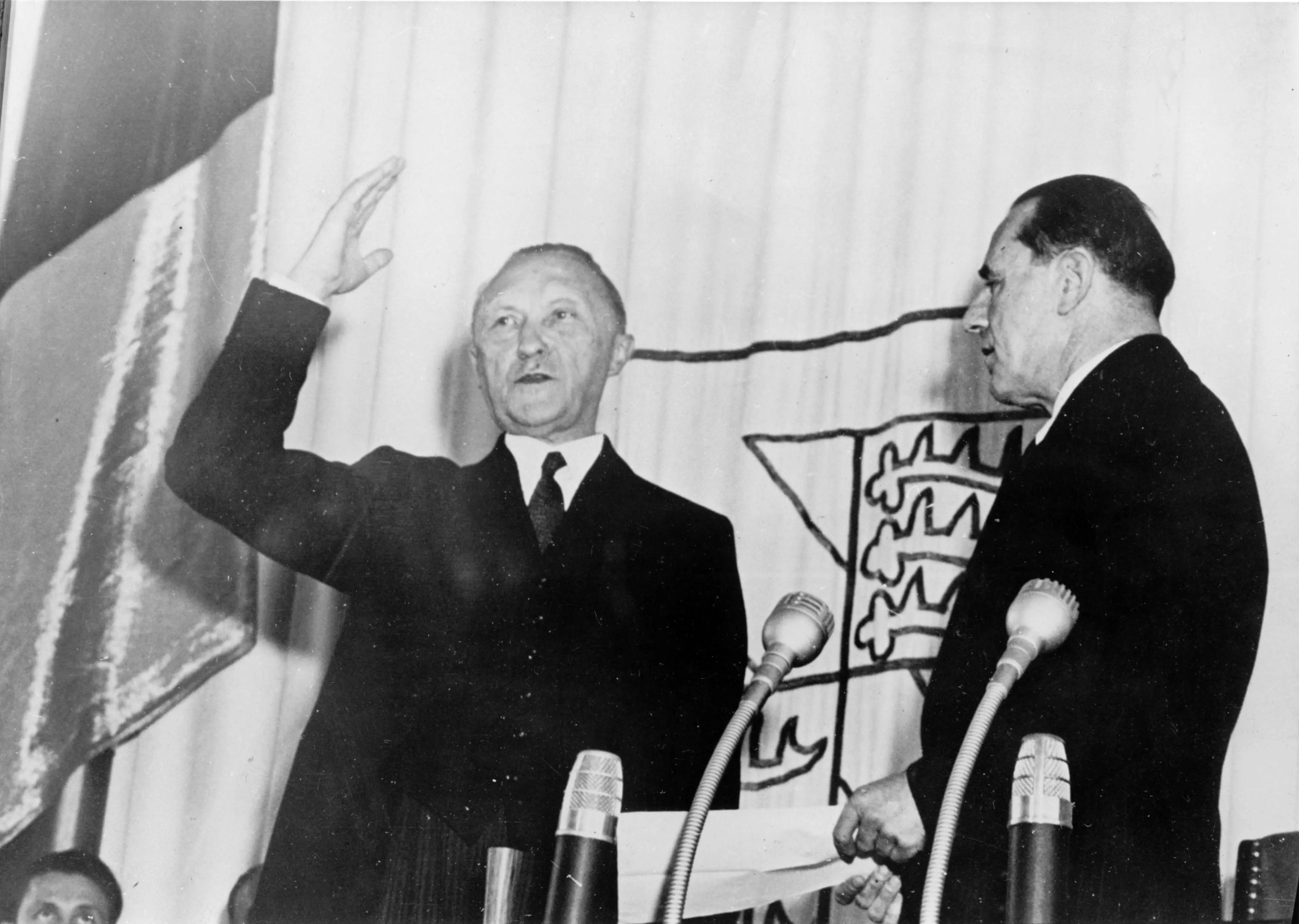 Wahl Adenauers zum 1. Bundeskanzler der Bundesrepublik Deutschland durch den Bun