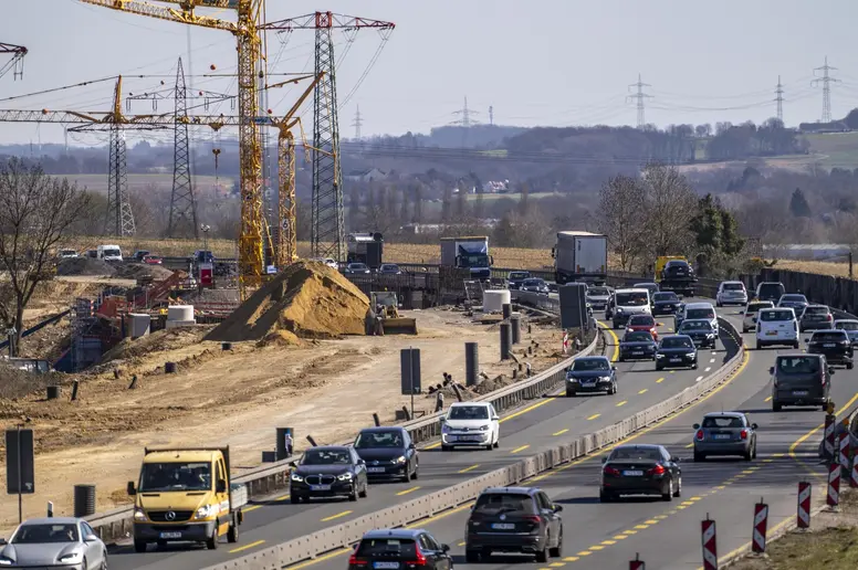 Ausbau der Bundesstraße B 1 zur Autobahn A 40.