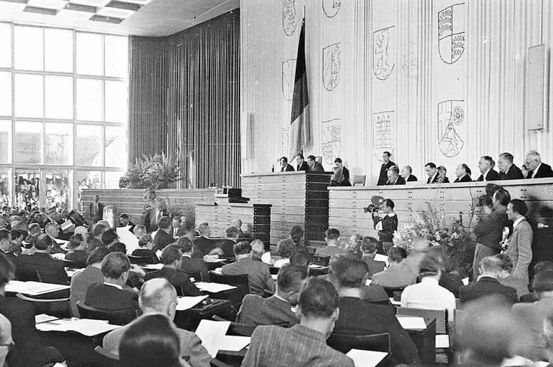 Konstituierende Sitzung des ersten Deutschen Bundestages