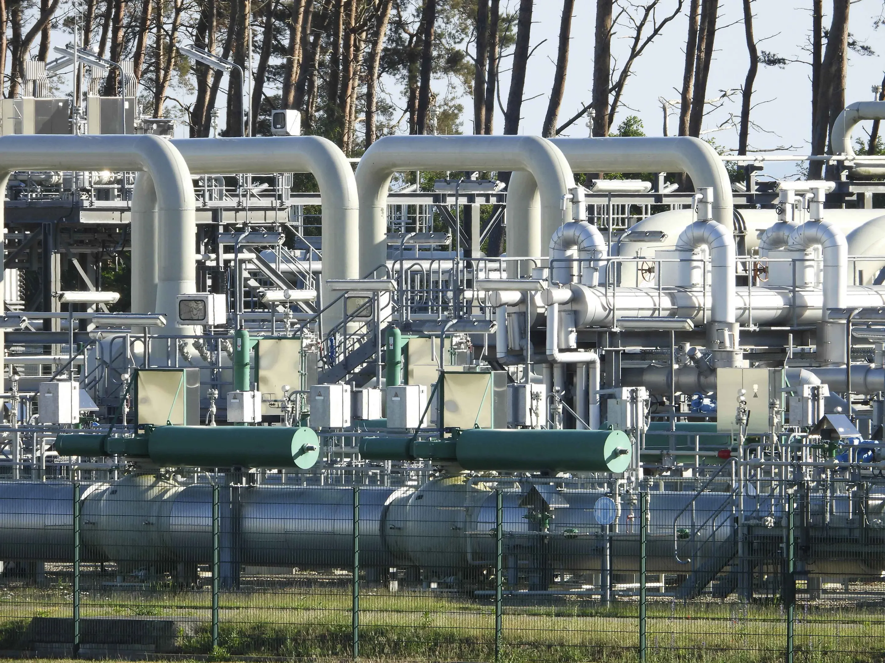 Rohrsysteme in der Gasempfangsstation der Ostseepipeline Nord Stream 1