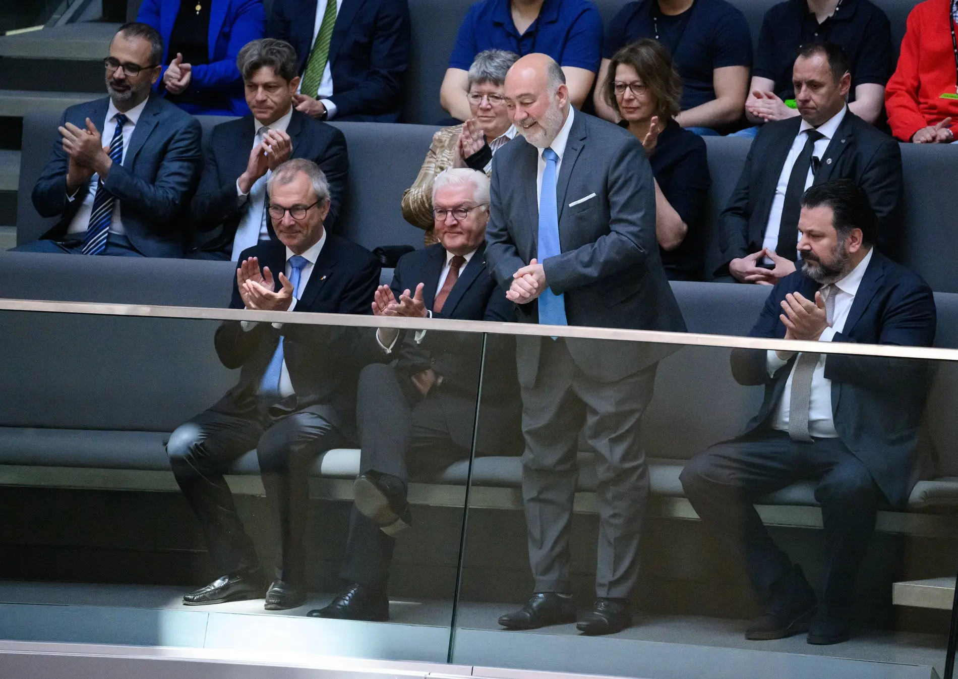 Volker Beck, Frank-Walter Steinmeier, Ron Prosor und Gideon Joffe bei der Debatte zum 75. Jahrestag der Gründung Israels im Deutschen Bundestag.