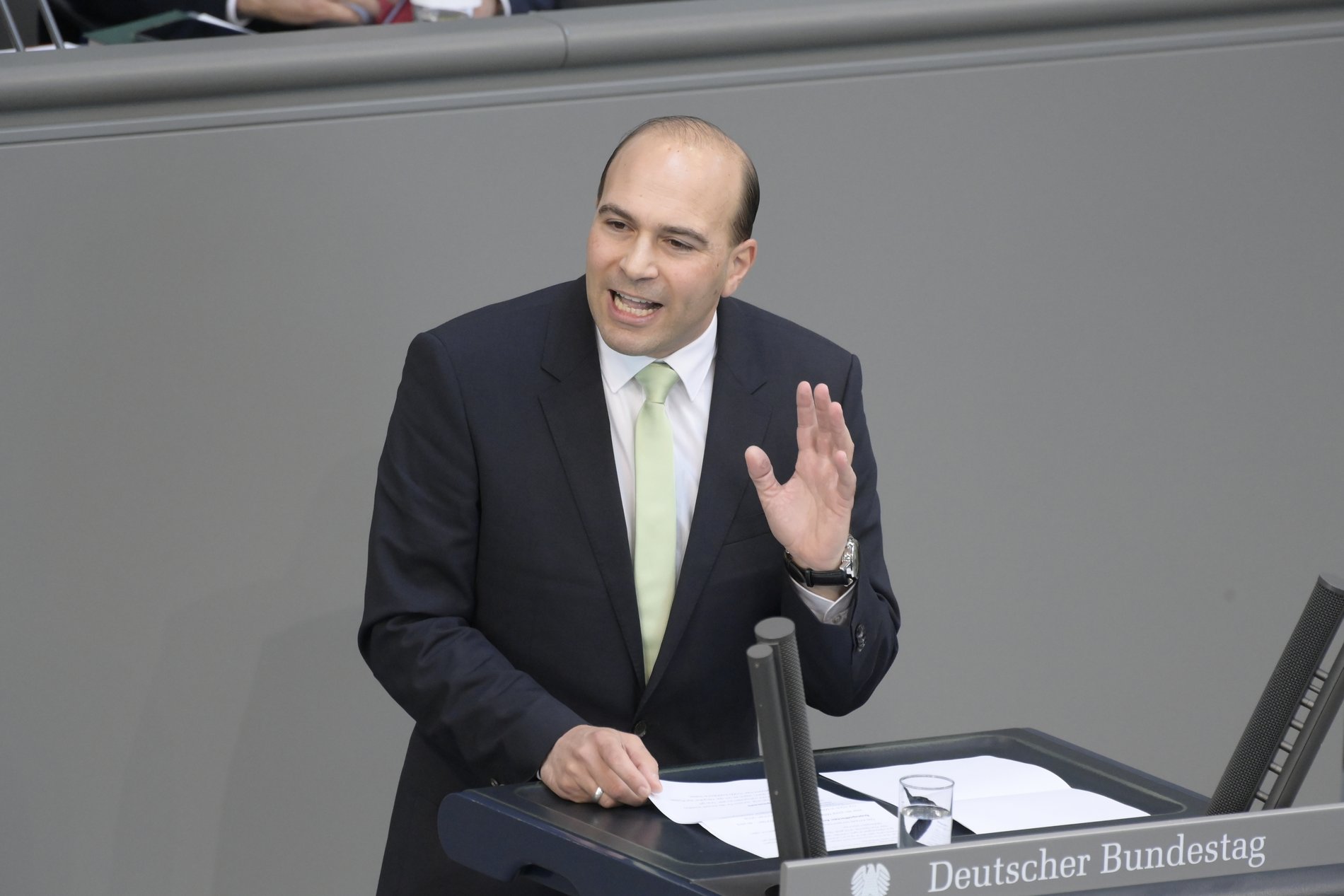 Florian Oßner hält eine Rede im Deutschen Bundestag.